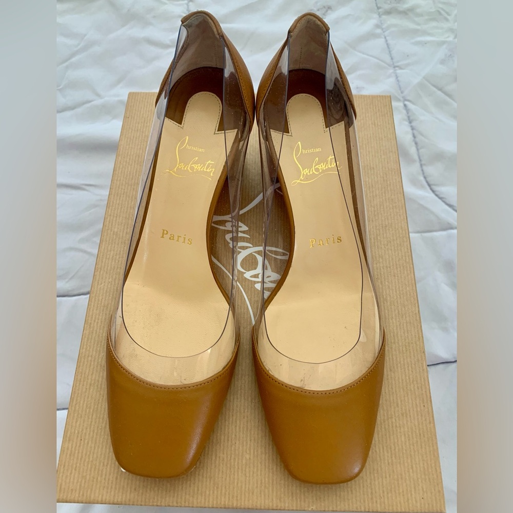 SOLD‼️Unique Christian Louboutin shoes.
SOLD‼️